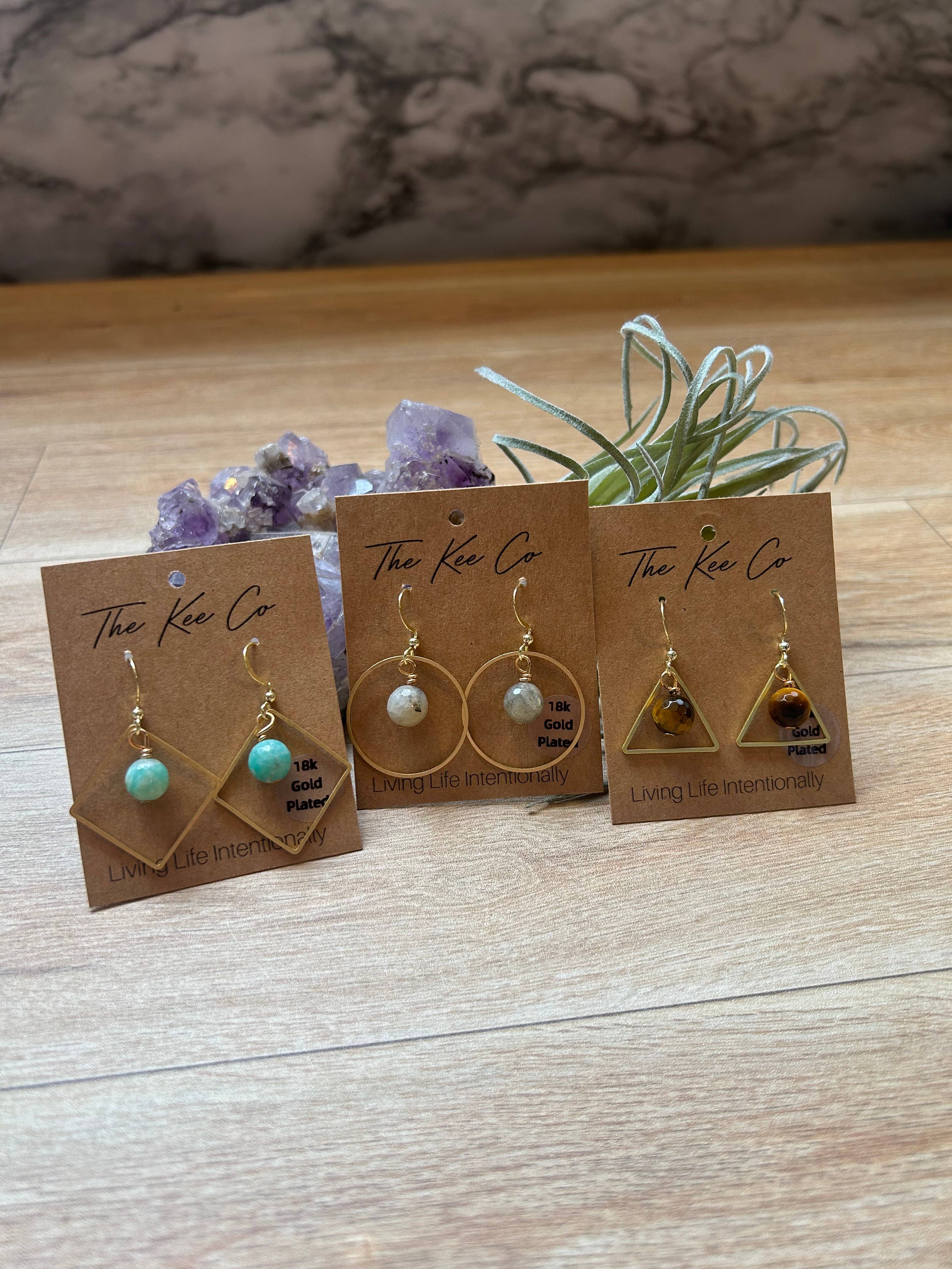 The Kee Co - Wholesale Dangle Earrings - Lily Shape Dangle Gemstone Earrings 18 kt Earwires