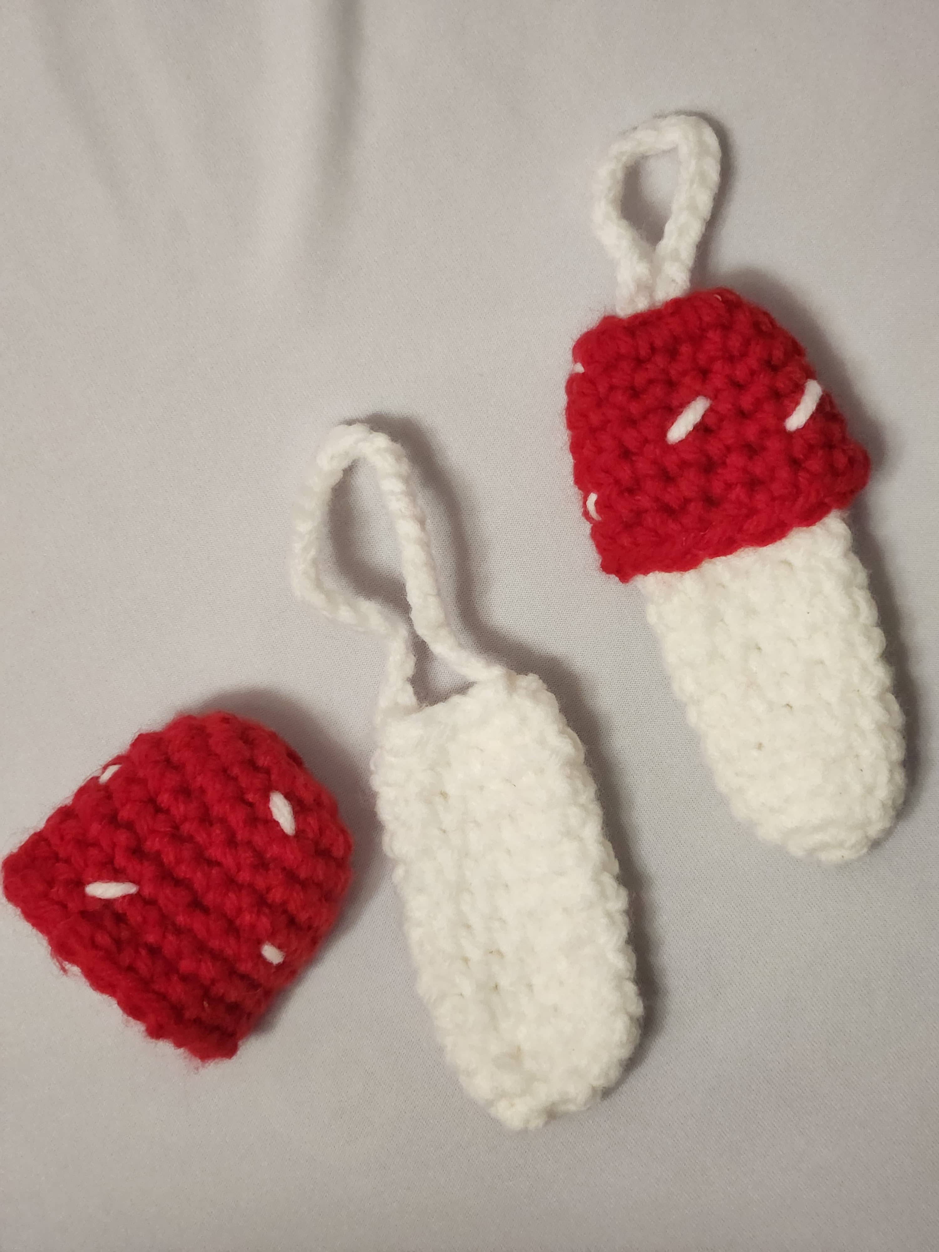 Hey Beautiful – wholesale Lip balm case/holder – Crochet Mushroom Chapstick holder Keychain1