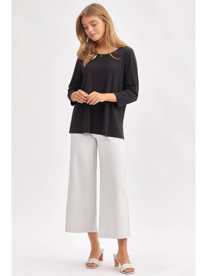 Dear Scarlett - Wholesale Tunic - Women's - Classic Wrinkle-Free Round Neck Top SD-ROUND