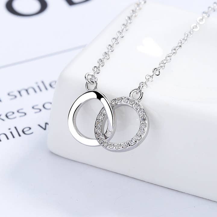 AK Brand - Wholesale Pendant/Charm Necklace - Interlocked Circles 925 Sterling Silver Necklace1