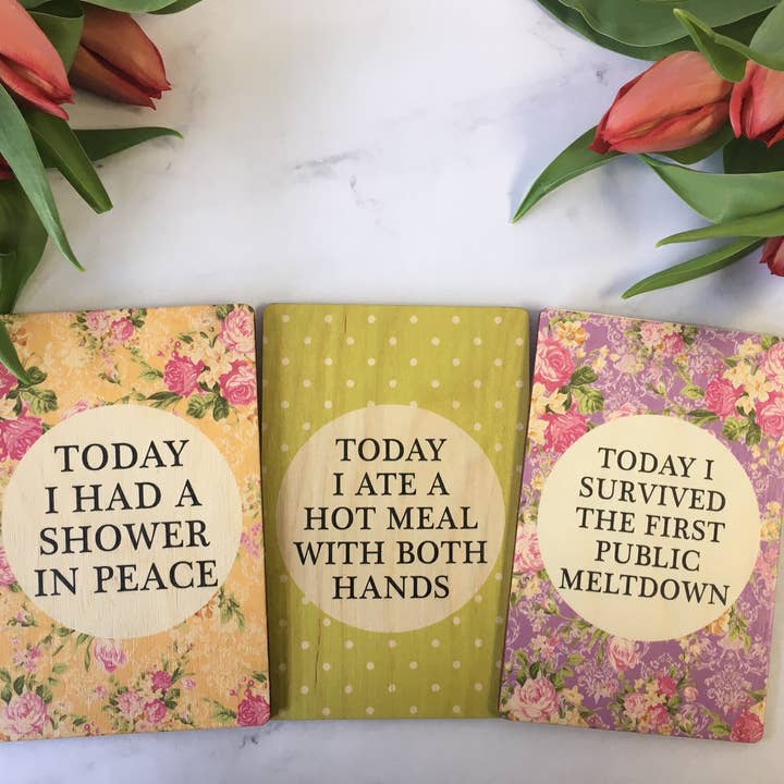 Mummy Journey Cards® in legno con stampa floreale brillante per la vendita all'ingrosso da parte di Dios Designs