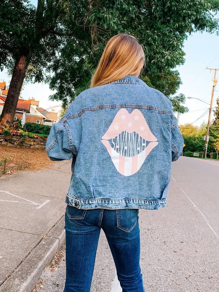 Casaco Ganga Savannah Rose Pink Lips Print por atacado de Rivalry Runway