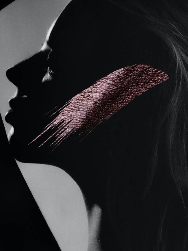 Dushi | Blackberry Brun Vandaktiveret Makeup for engroshandel hos Sweet SXM Beauty