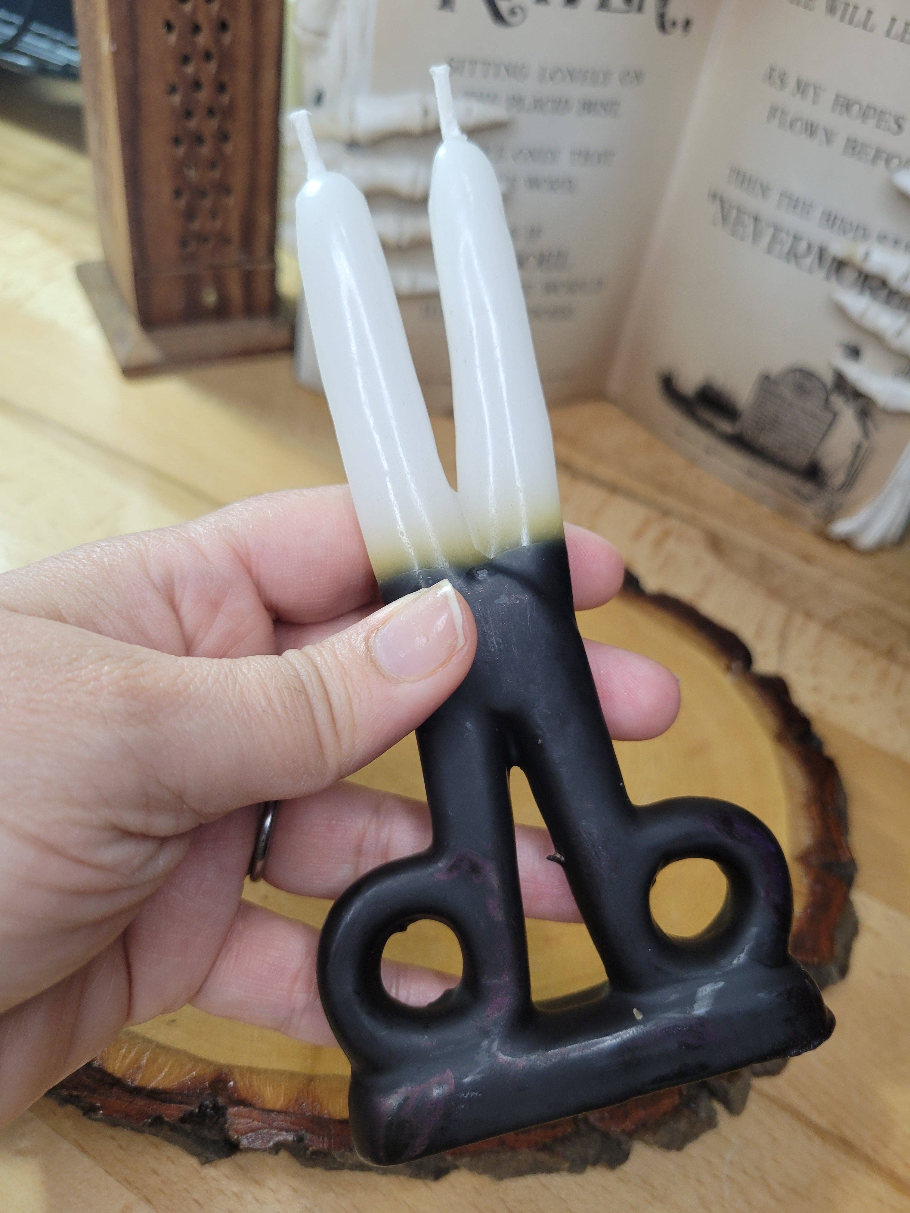 My Magic Place Shop - Wholesale Novelty Candle - White & Black  Scissors shape candle- Cord cutting2