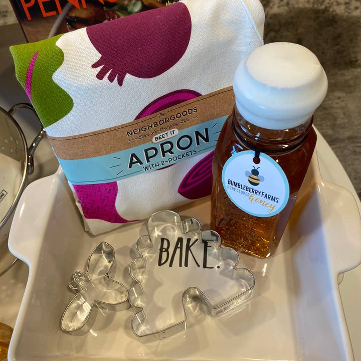 Bumbleberry Farms - Wholesale Party Favor - Favor Sized Embossed Honey Jars2