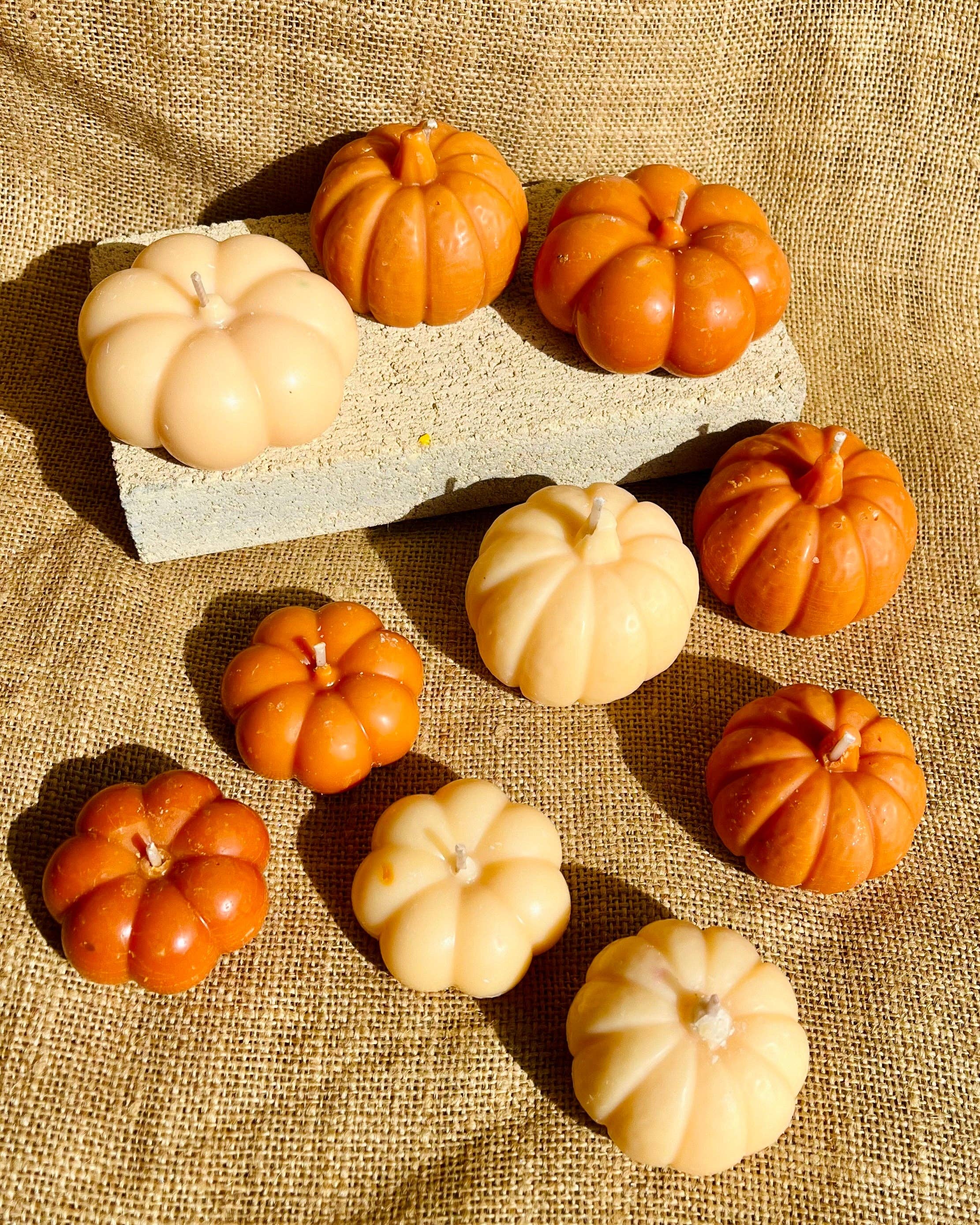 Kourage & co - Vente Bougies originales - Bougies en cire de soja en forme de citrouille4