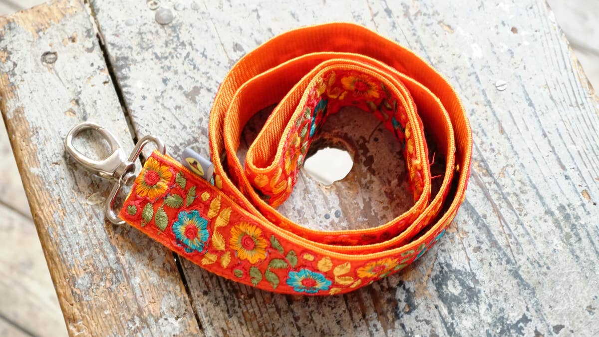 hundsfutter - Wholesale Pet Leash - Dog - Wide orange strap with flower design7