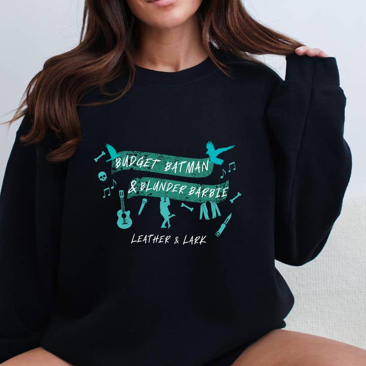 Sweat-shirt en cuir et en lark Brynne Weaver sous licence officielle pour la vente par Little Smut Closet