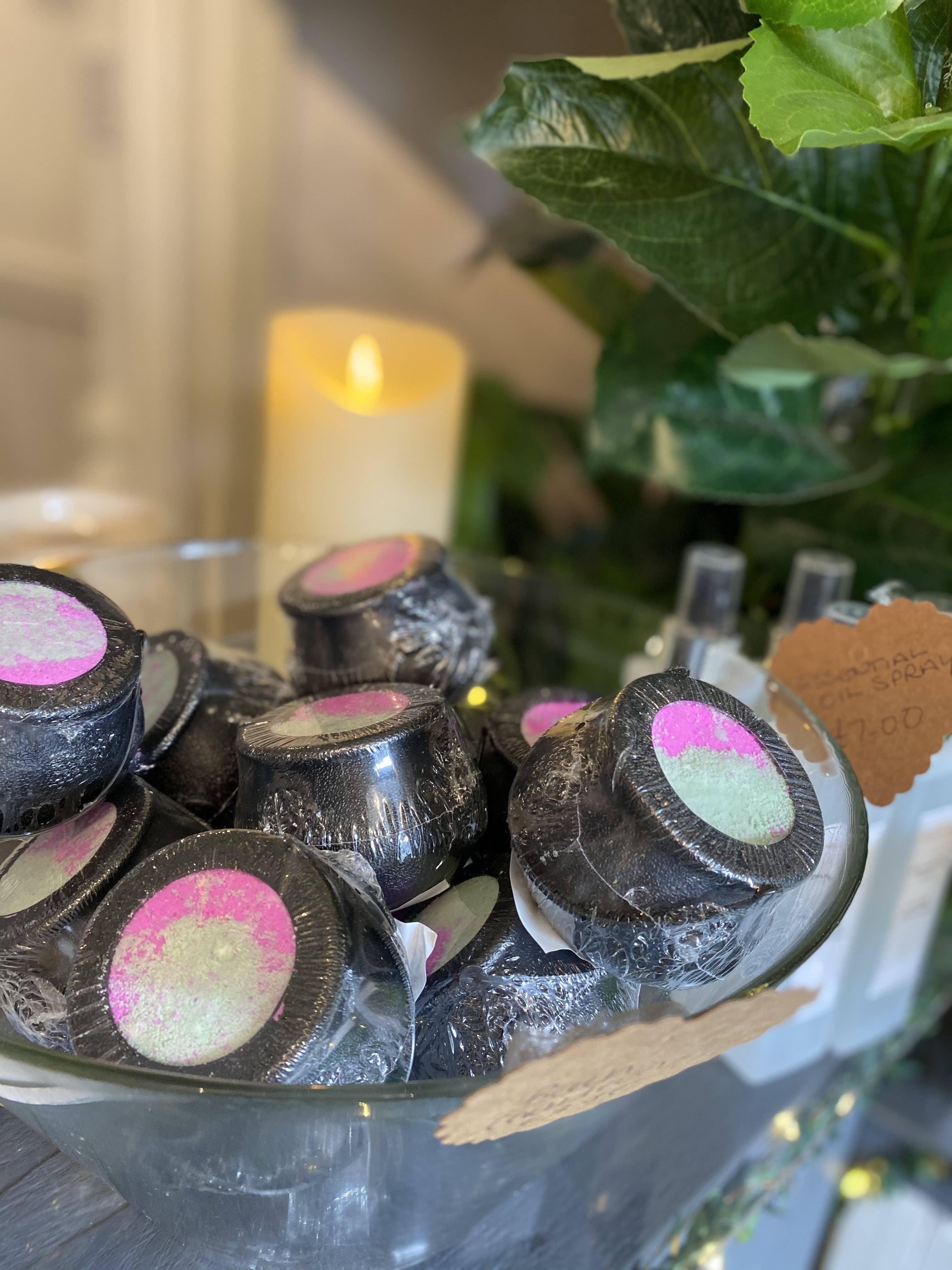 LH Homemade – wholesale Bath bomb/fizz – Cauldron Halloween Bath Bomb1