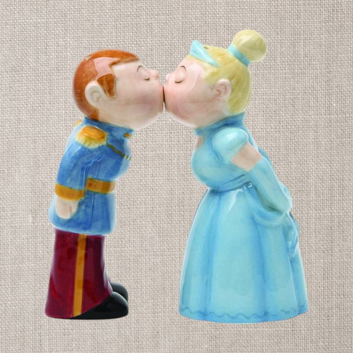 Royal Couple Salt and Pepper Shaker Set for wholesale by Pacific Trading