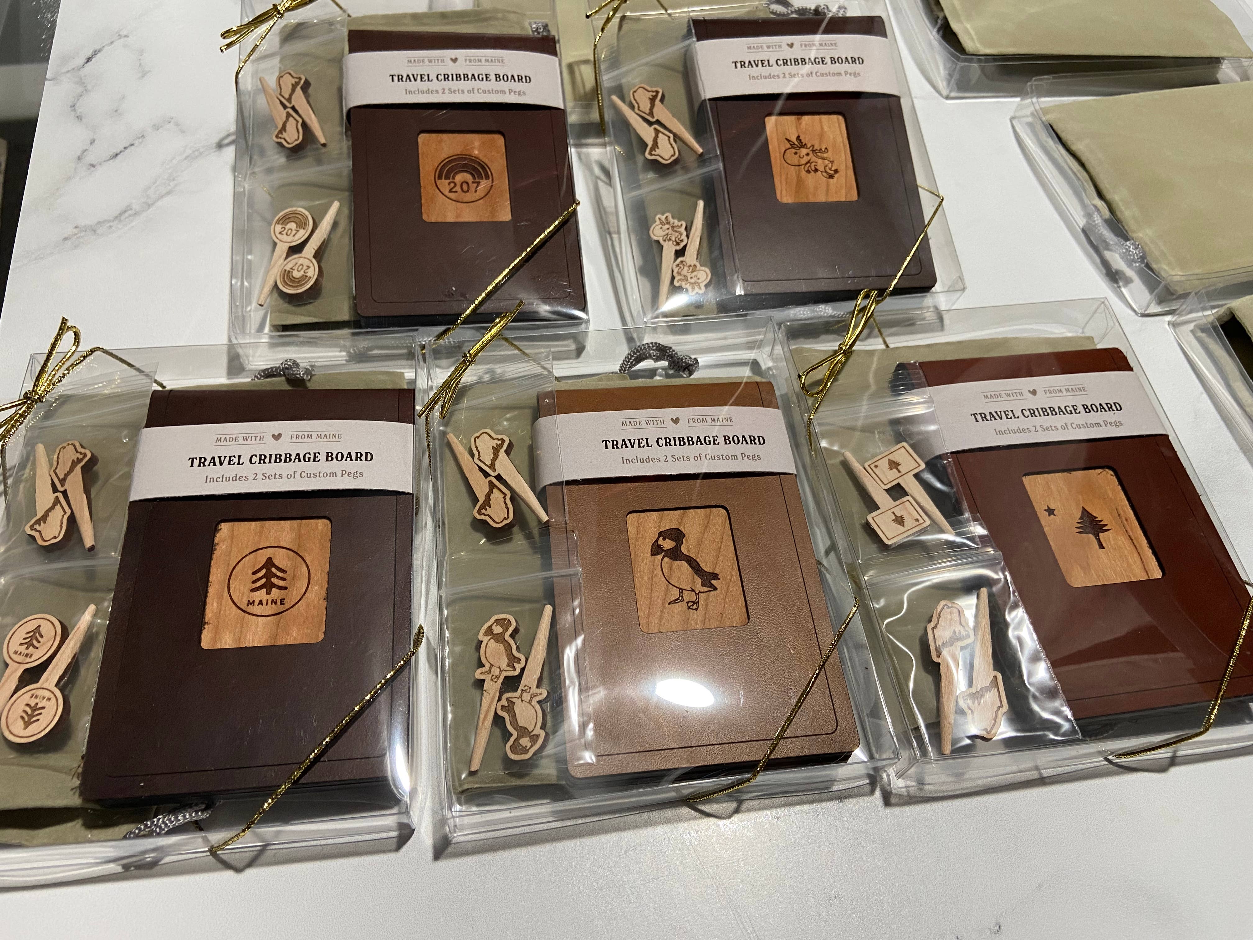 Cast & Carve - Vendita all'ingrosso Giochi da tavolo - Tavola da viaggio per cribbage - Design personalizzato con picchetti unici19