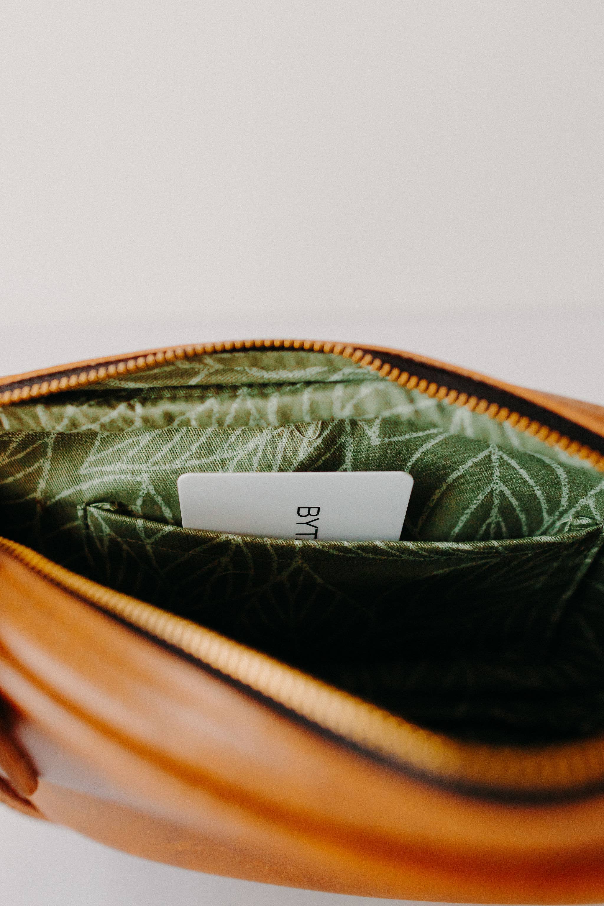 BYTAVI - Vendita all'ingrosso Marsupio - Donna - Marsupio da donna minimalista moderno Mao marrone6