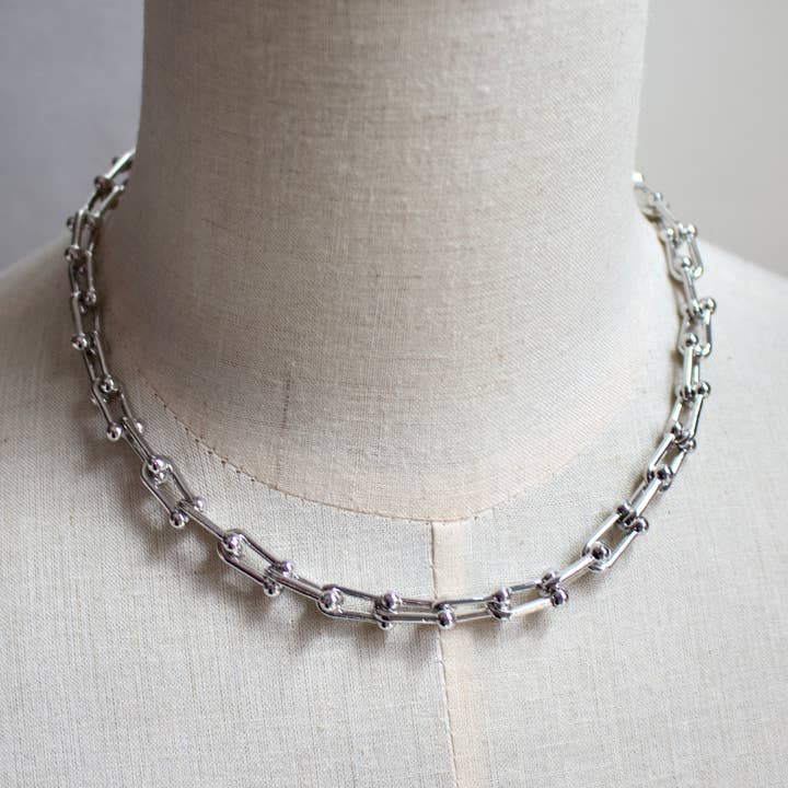 a.v. max - Wholesale Link & Chain Necklace - Equestrian U Chain Necklace