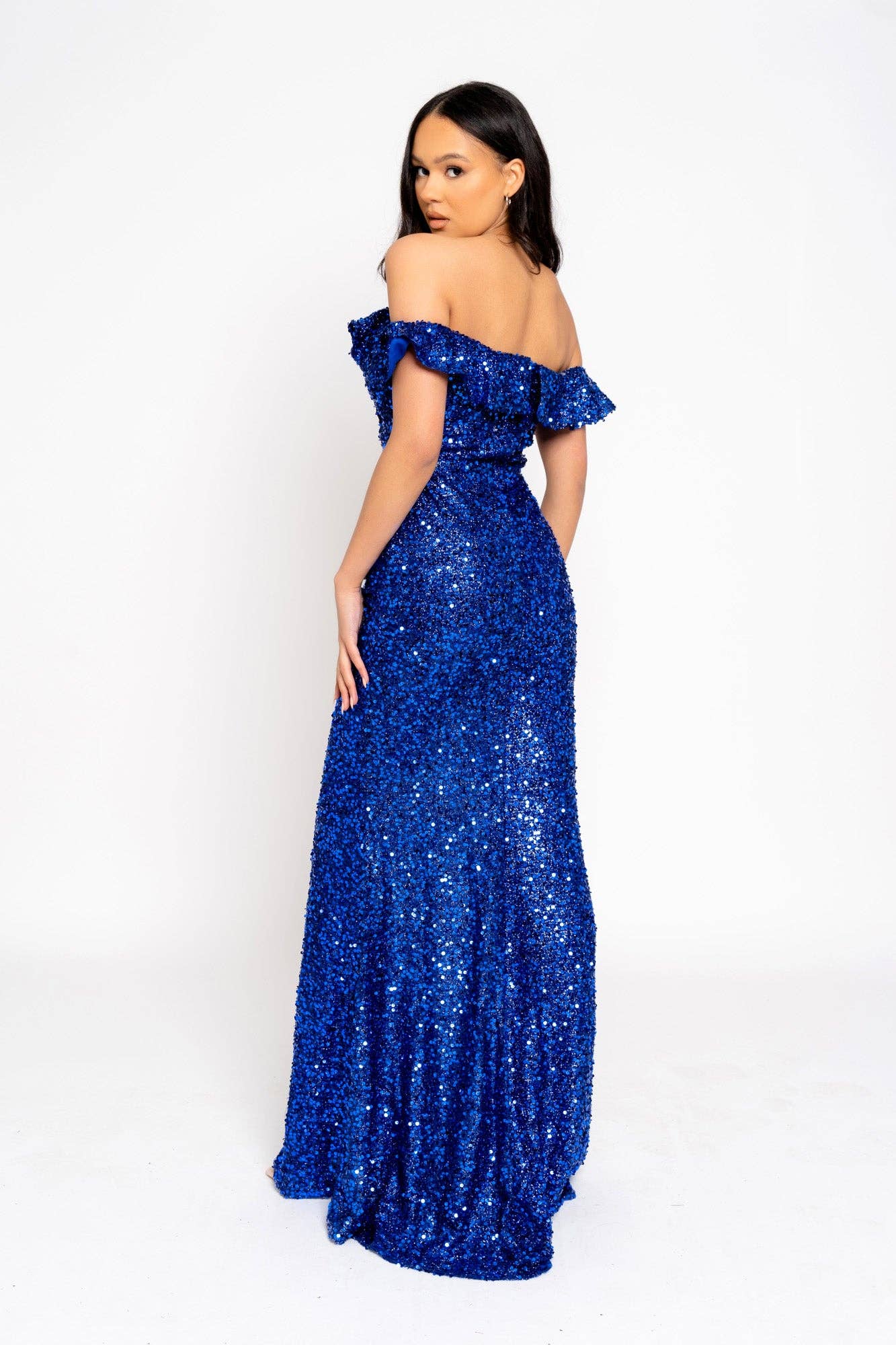 Nazz Collection Clothing Ltd – wholesale Klänning - Dam – Eclipse Royal Blue Luxe rufsar störta skimrande paljett utsmyckad av axeln Bardot Maxi slits klänning1