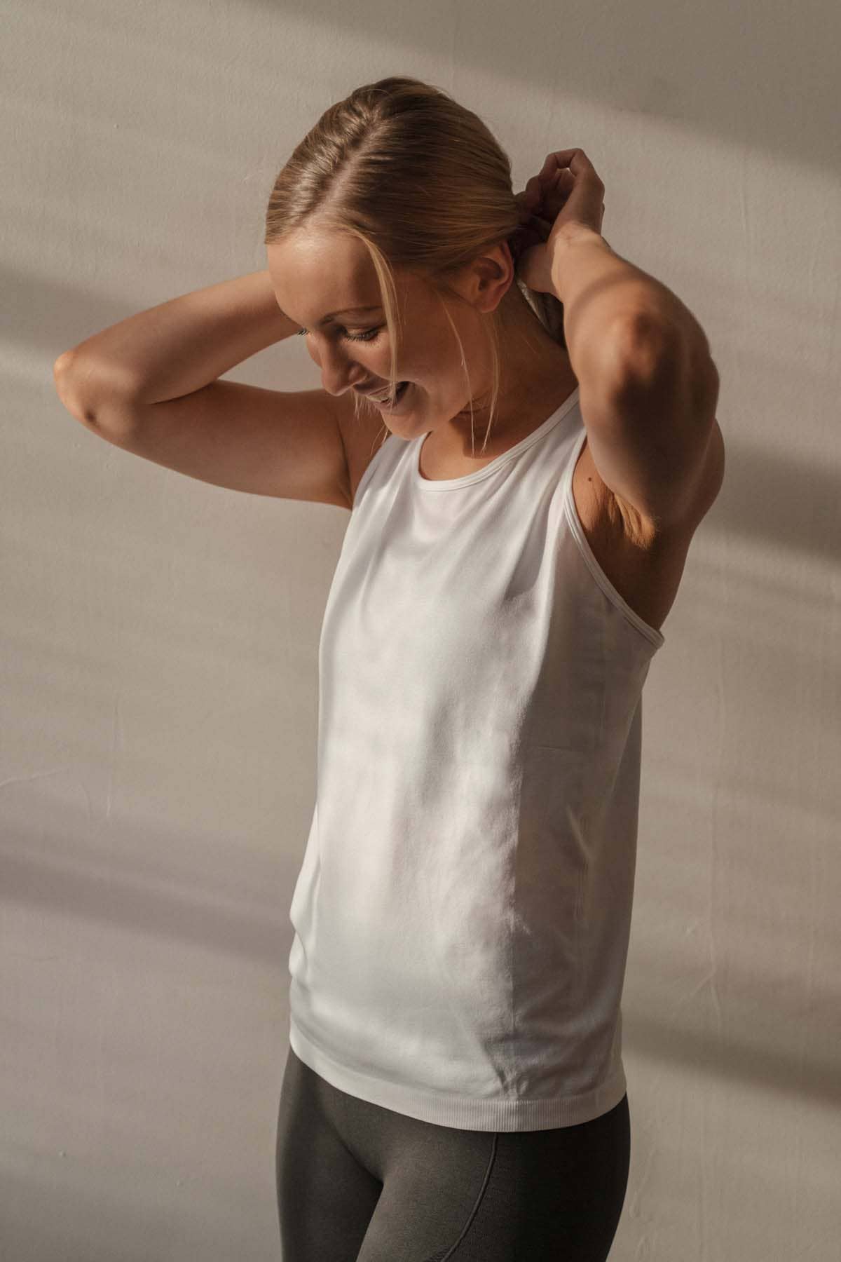 YUMAN – wholesale Athletic top – Women′s – Athlecia Julee Top, White1