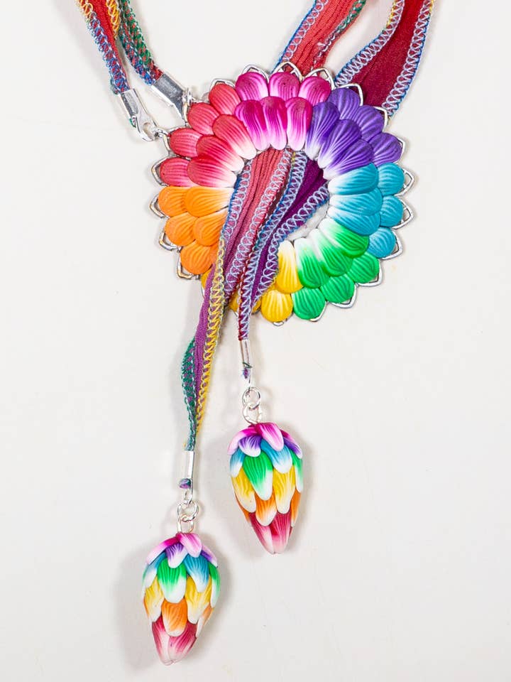 Kronblad Pushers Lariat - Pride Kronblad för wholesale av Petal Pushers by Janet Pitcher