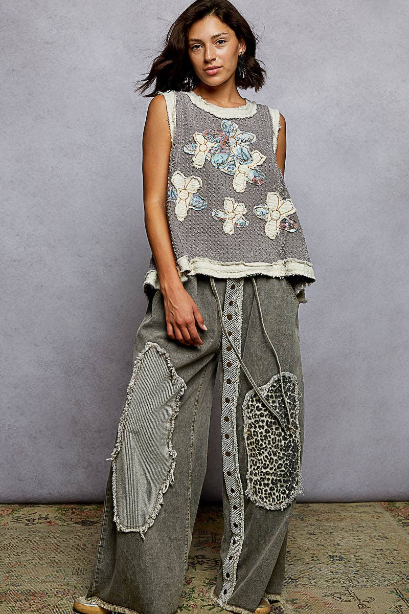 Pol Clothing - Wholesale Blouse - Women's - Round Neck Sleeveless Denim Flower Patch Top4