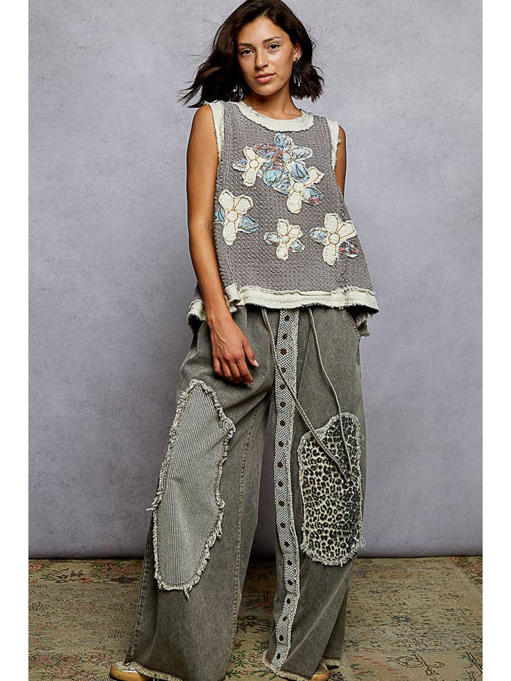 Pol Clothing - Wholesale Blouse - Women's - Round Neck Sleeveless Denim Flower Patch Top4