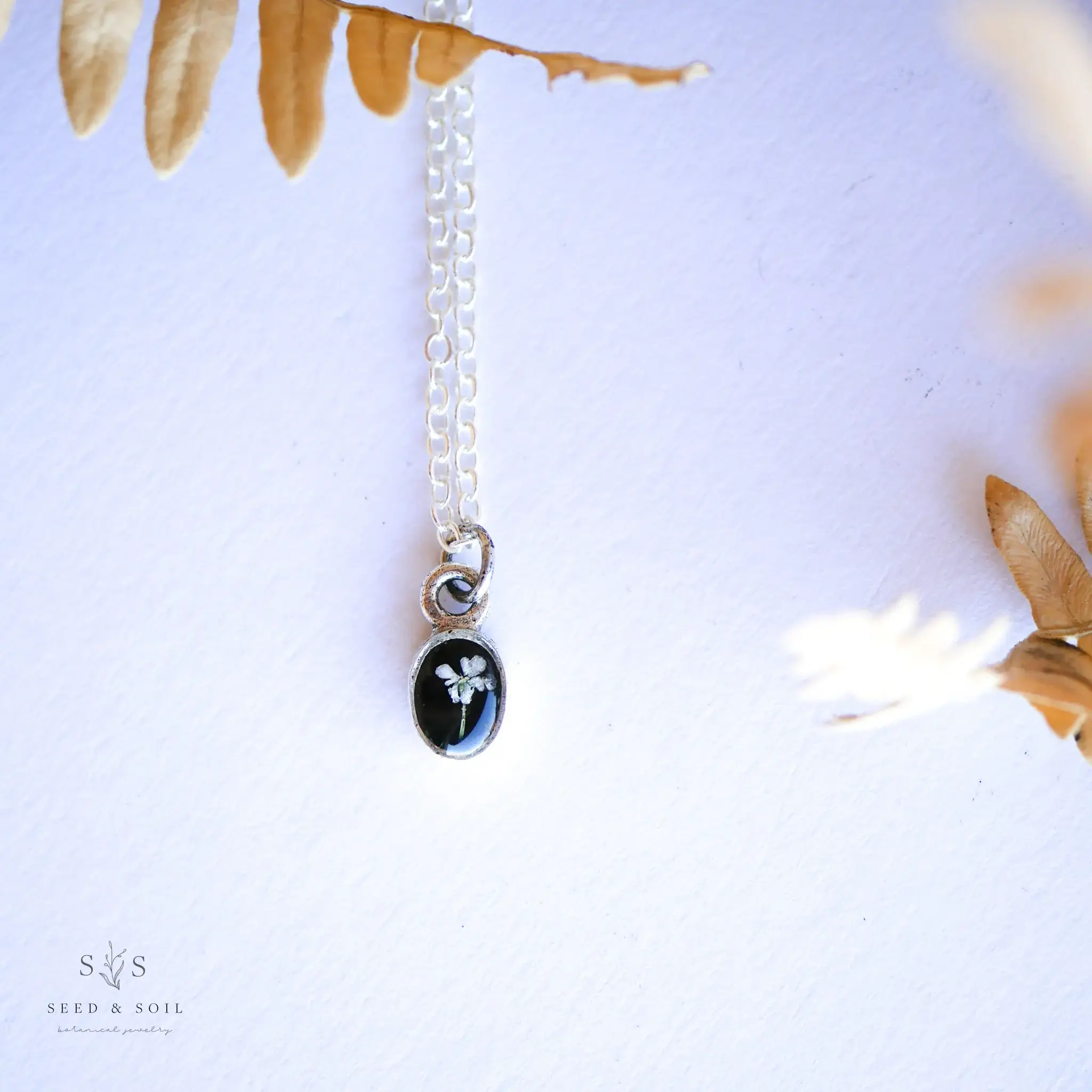 Seed & Soil Botanical Jewelry - Vente Colliers à pendentif - Petit collier ovale6