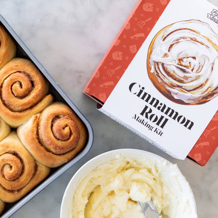 FarmSteady - Wholesale DIY Food Kit - Cinnamon Roll Making Kit