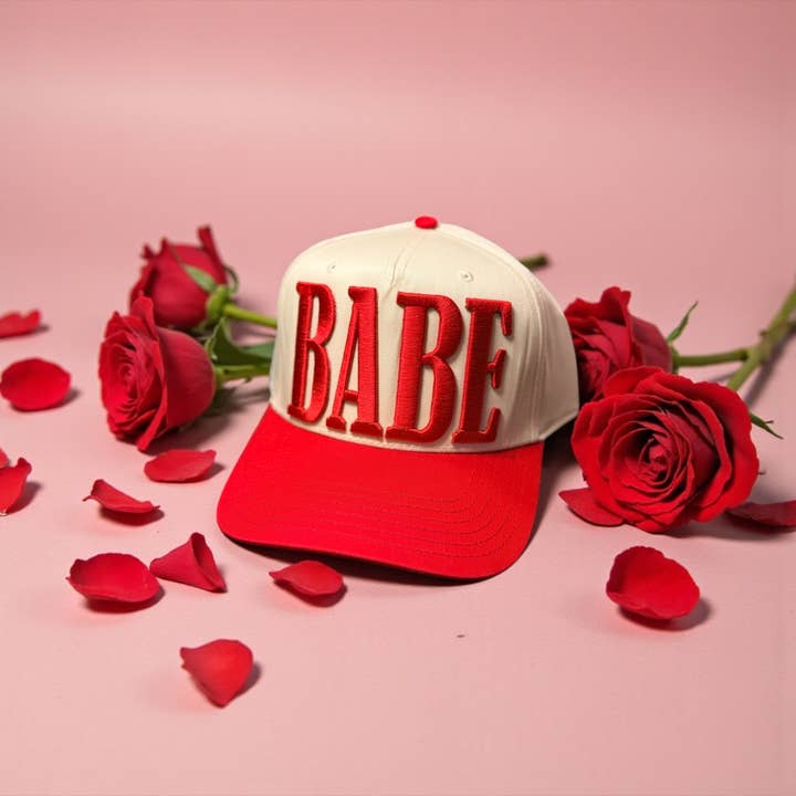 Shop Althea Designs - Vente Casquette de camionneur – femme - Chapeau brodé rouge en toile de la Saint-Valentin BABE3