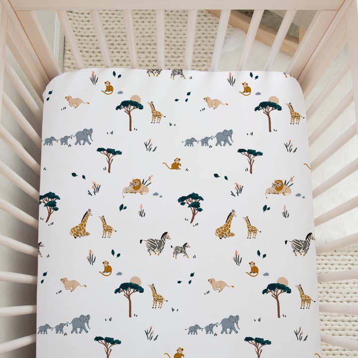 Lenzuolo per lettino con angoli in mussola di bambù e cotone biologico - Safari per la vendita all'ingrosso da parte di Bubba Boo