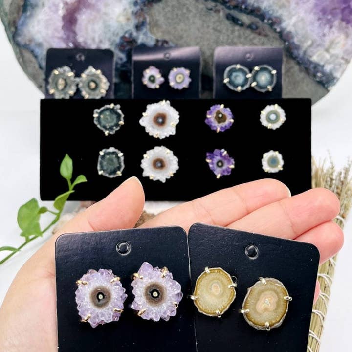 Krystal Ametyst Stalaktit Øreringe - Galvaniseret Guld - for engroshandel hos Rock Paradise