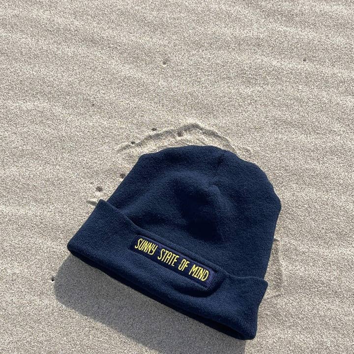 Bonnet Sunny State Of Mind pour la vente par Wandering Waves Surf Co.