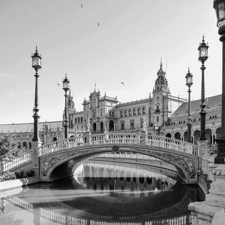 Séville pour la vente par The Real Studio