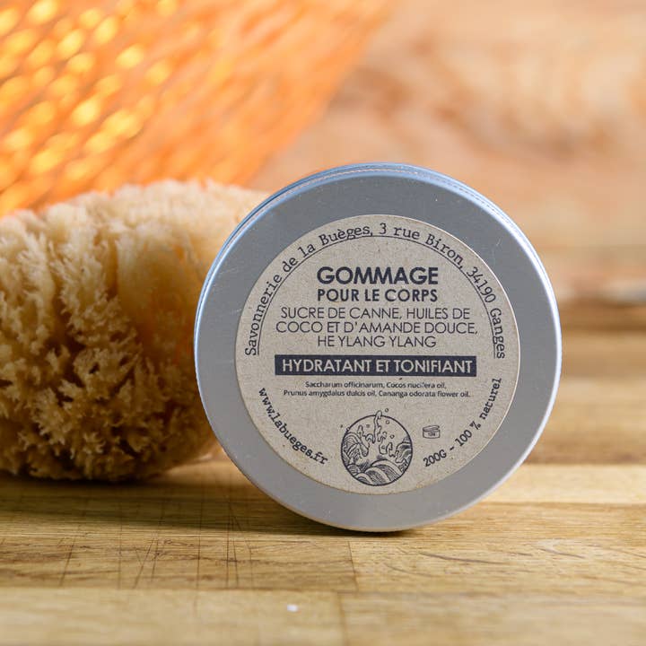 Scrub corpo idratante e tonificante all'Ylang per la vendita all'ingrosso da parte di Savonnerie de la Buèges