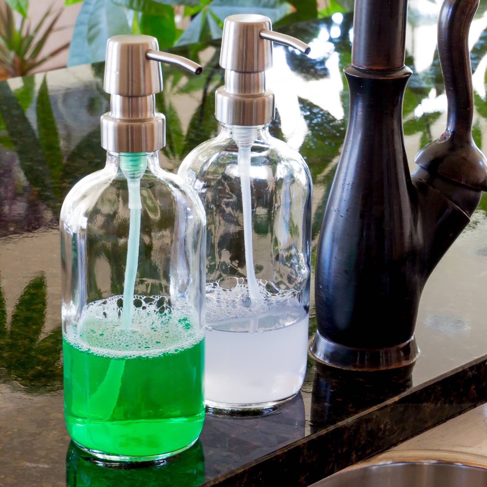 Youngever - Vente Distributeurs de savon - Youngever Lot de 3 bouteilles à pompe rondes Boston en verre de 16 oz - Transparent4