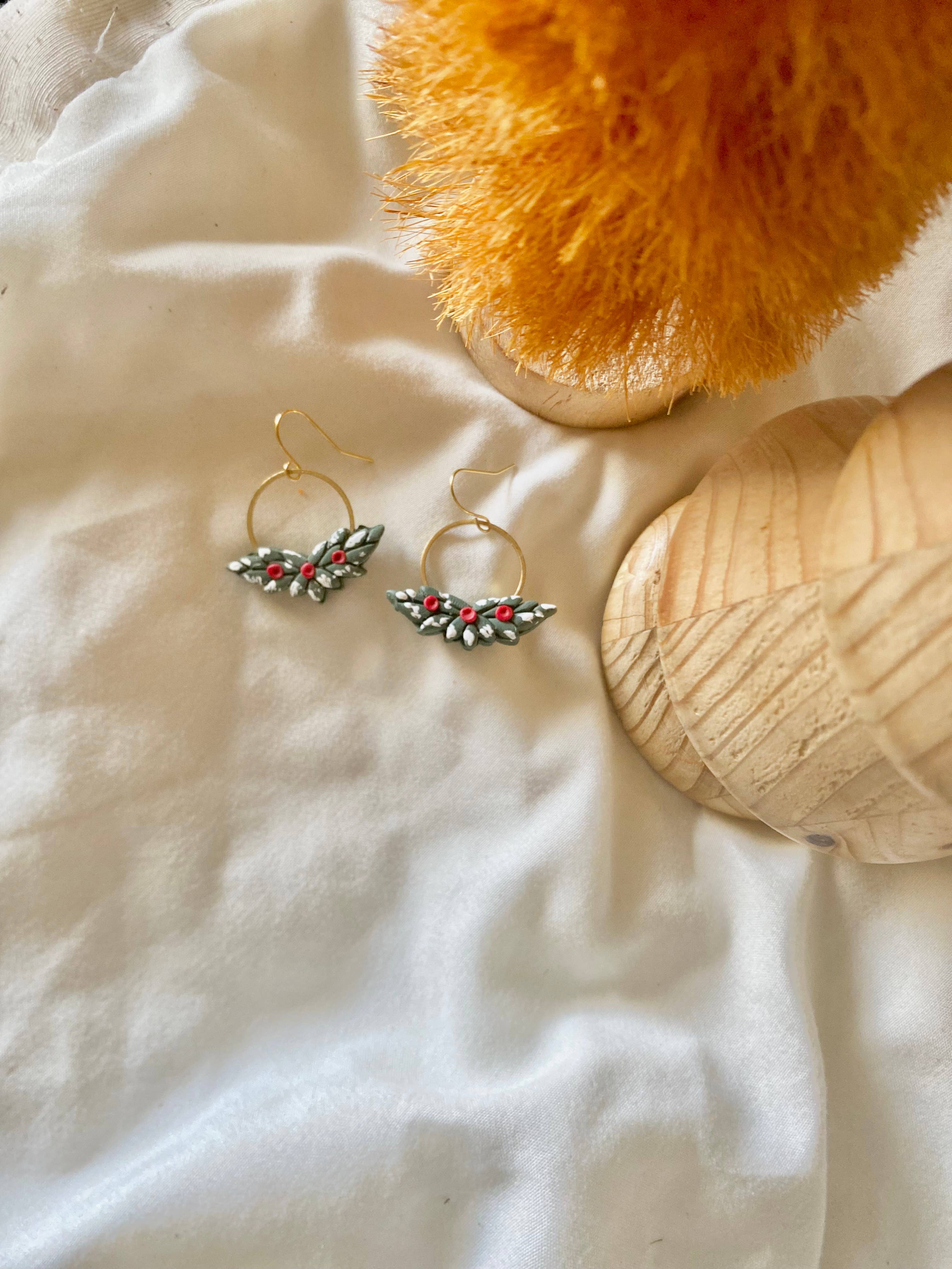 Terra Made – Engroshandel Hængeøreringe og creoløreringe – lækre kransdinglende øreringe 1