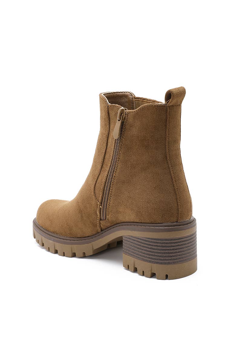 Joia Paris - Wholesale Boots - Women's - Women's ankle boots with block heel and lug sole WZ-717