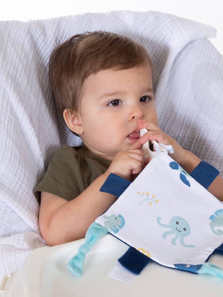 London Bridge & Maison Chic - Wholesale Security/Cuddle Blanket - Baby - Blue Sea Life Crinkle Blankie