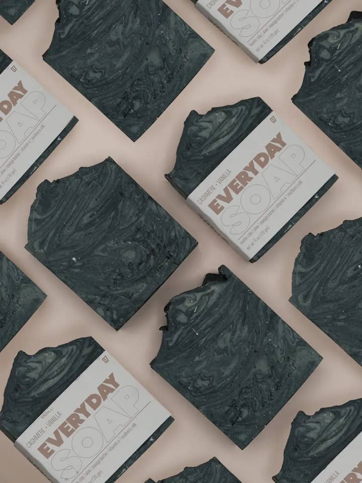 Savon de tous les jours - Cachemire et vanille pour la vente par The Glow Soap Co.