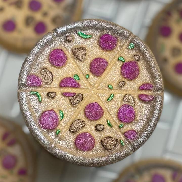 Pizza bath bomb for wholesale by Boil & Bubble