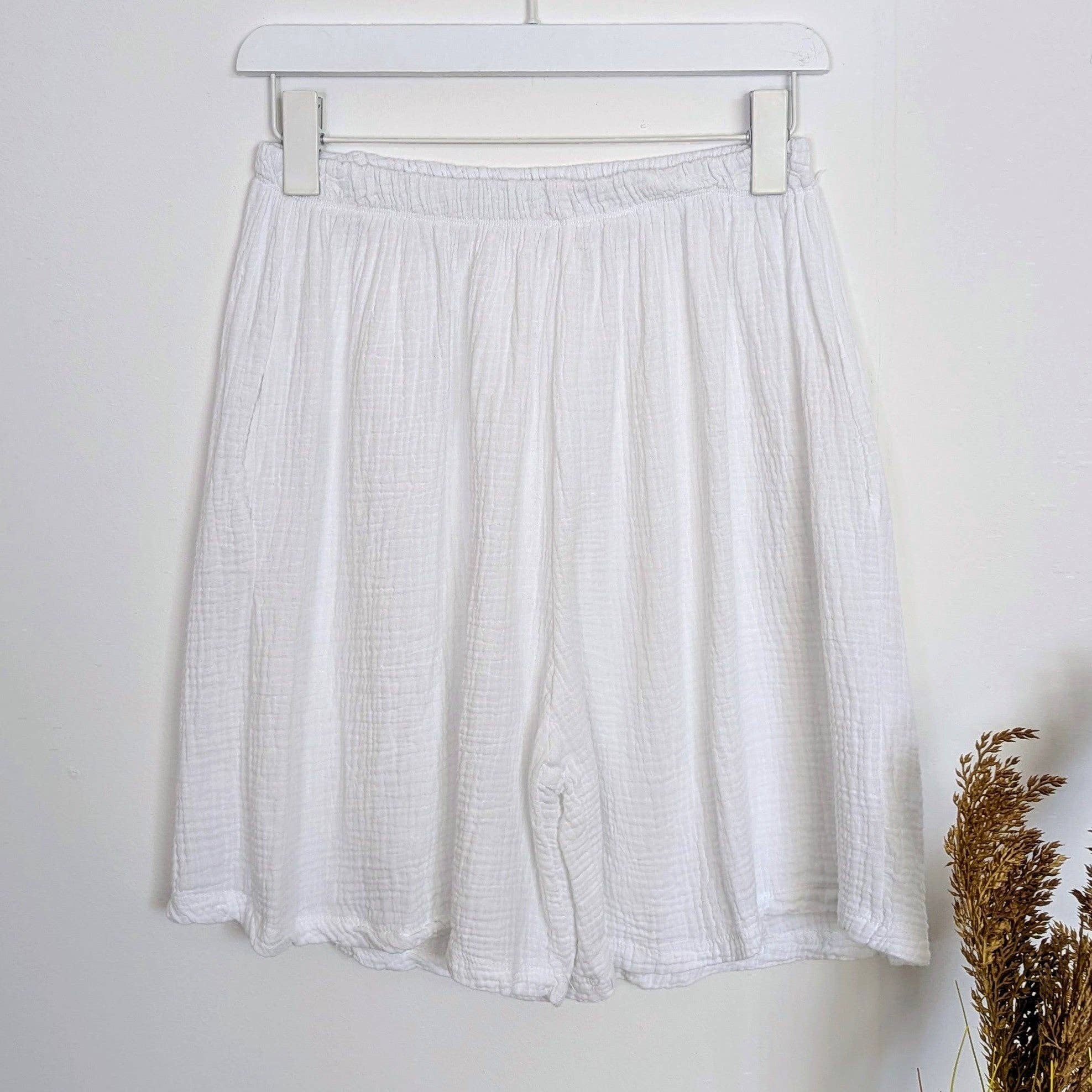 Tempest Designs - Wholesale Shorts - Women's - Roomy waffle cotton shorts with elasticated waist and pockets (M-L)6