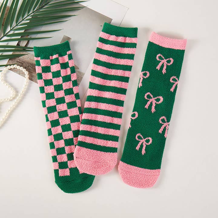 3 par - Rutiga randiga rosett-mönstrade mysiga fluffiga strumpor presentset för wholesale av Sensibling Corp.