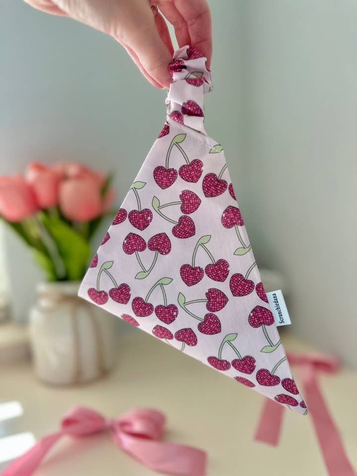 Cerises joyeuses pour la vente par Hunny Pot Pup LLC