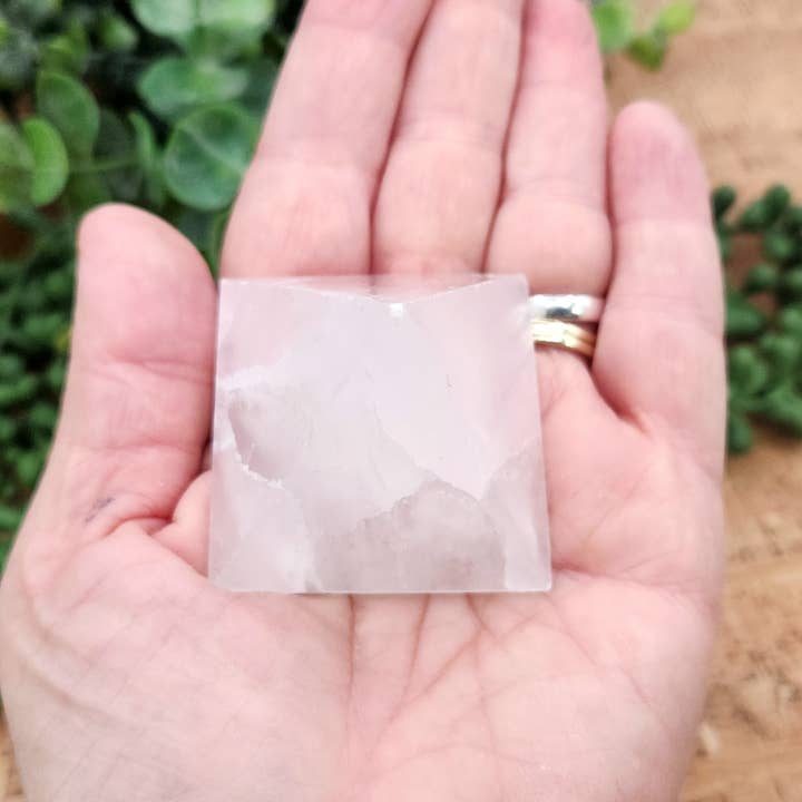 Meraki Gemstones - Wholesale Spiritual Stone/Crystal - Selenite Pyramid Charging/Cleansing - Approximate Size 4-5cm4