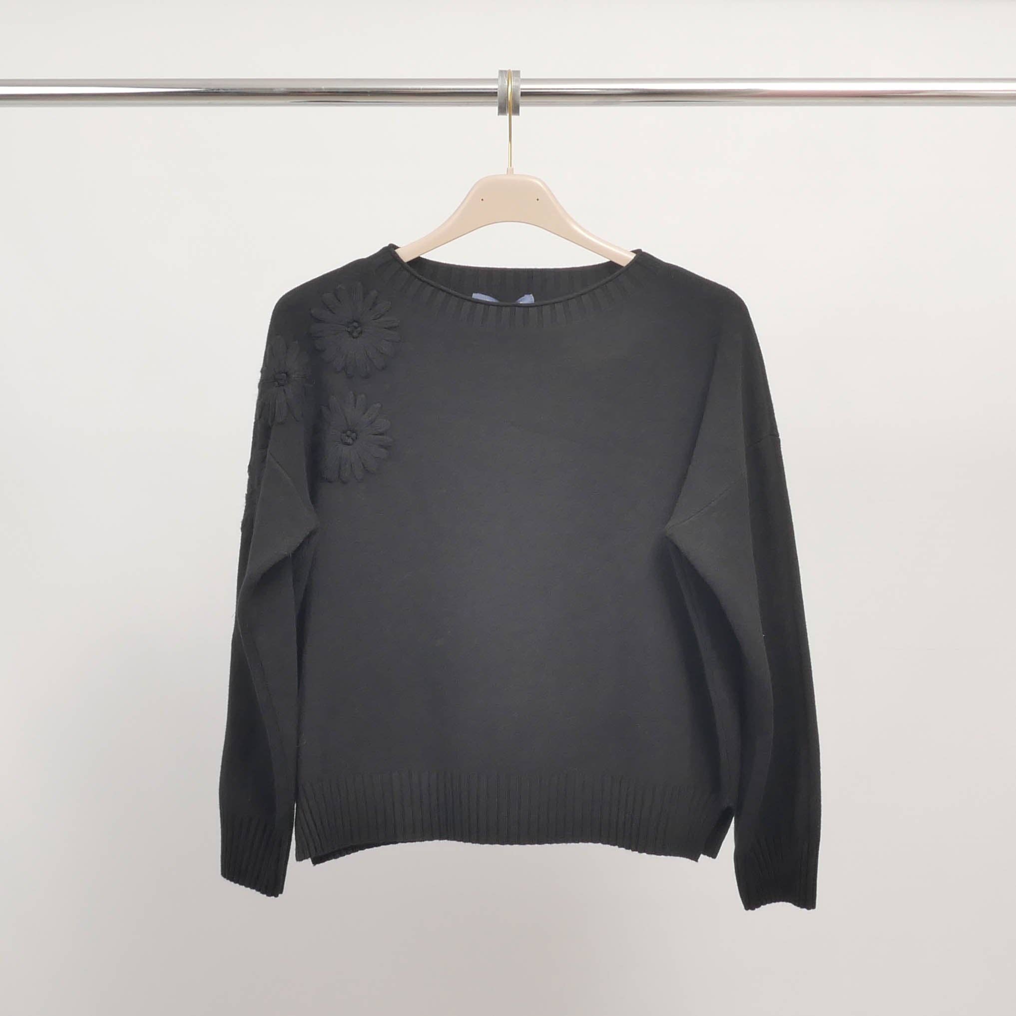 Cecile Wang - Wholesale Knit Sweater - Women's - Relief flower pullover on shoulder in soft knit – DSY94524