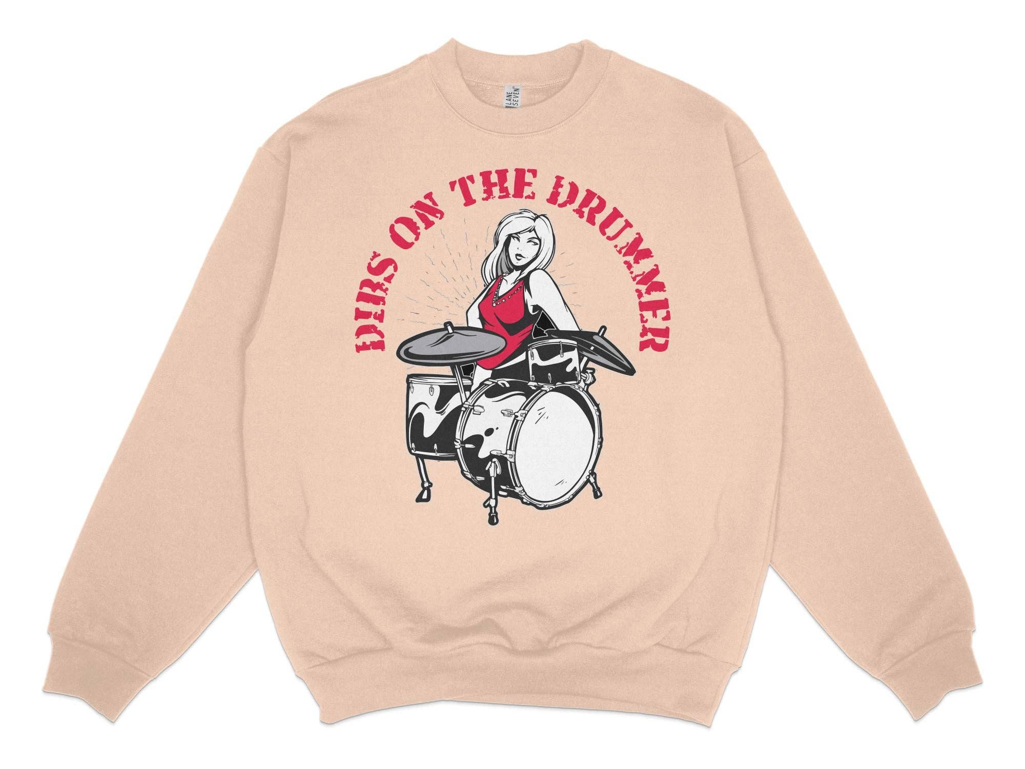 FreakyTeeFactory – Großhandel T-Shirt mit Siebdruck – Damen – Schlagzeuger-T-Shirt, Damen-Rockband-T-Shirt, Hemd für weibliche Schlagzeuger, lässiges Schlagzeug-Grafiktop, Geschenk für Musikliebhaber3