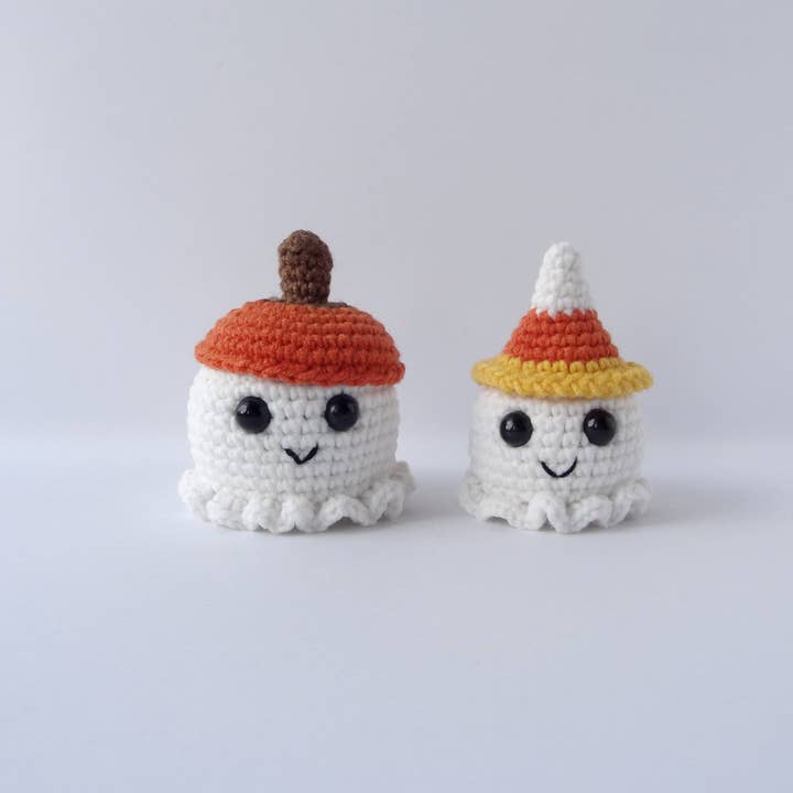 Cute Ghosts Crochet, Halloween Amigurumi Ghosts for wholesale by Anh2 LTD