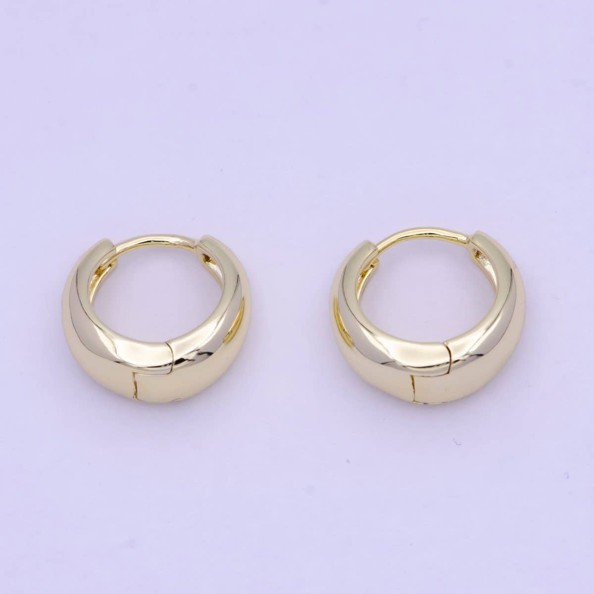 Aim Eternal - Vente Petits anneaux - Créoles minimalistes Huggie hypoallergéniques remplies d'or 14 carats T-1351