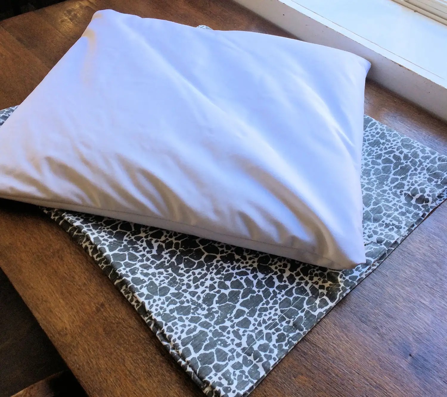 Whiskers 'n Paws Unique Pet Gifts, LLC - Venta al por mayor Cama - Gatos y perros - Cojín para Mascotas, Rectangular, Cáscaras de Alforfón (PCRBH-2)8