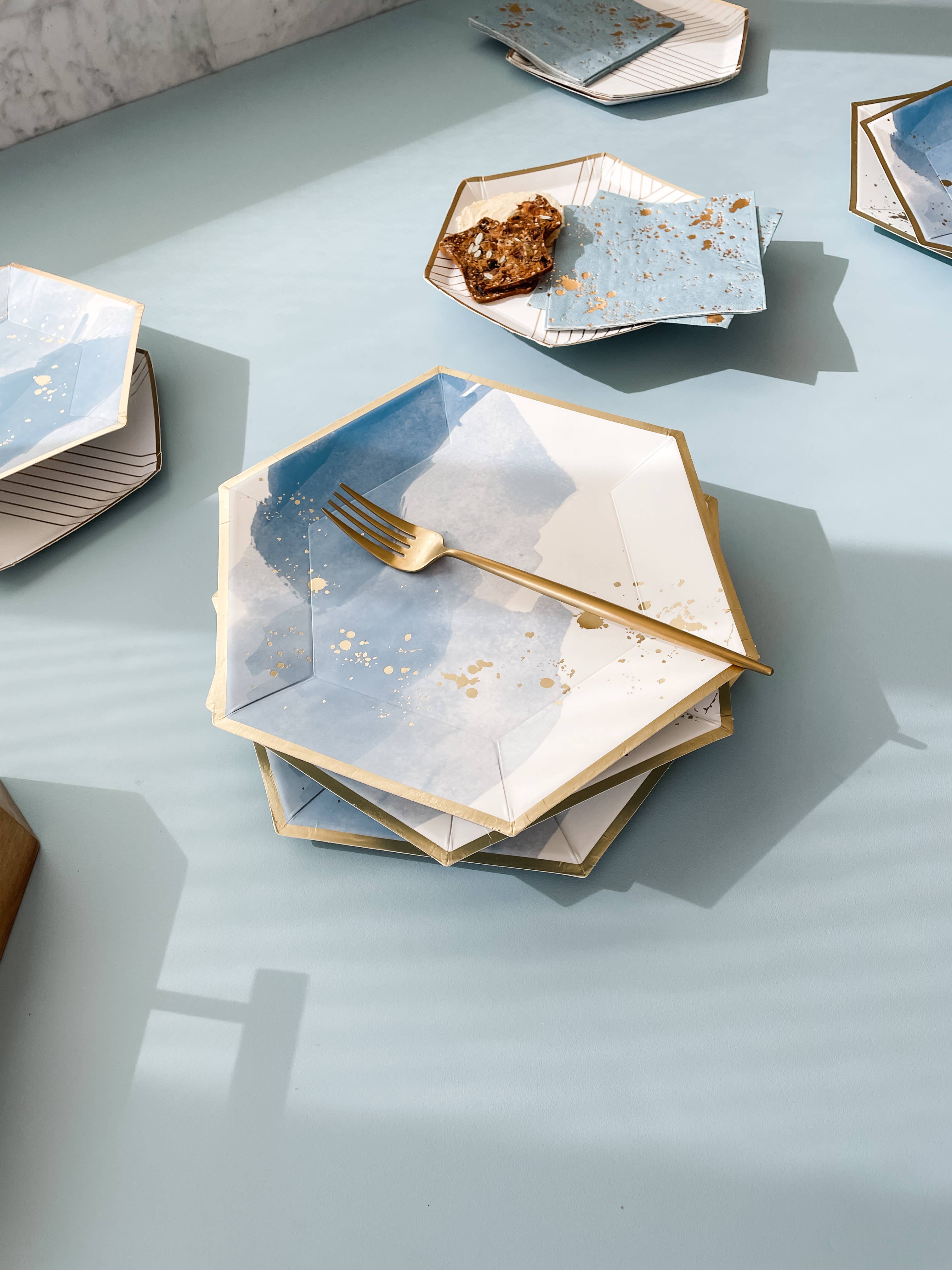 Harlow & Grey – Engroshandel Engangsserviet – Malibu - Blå akvarel cocktailpapirservietter10