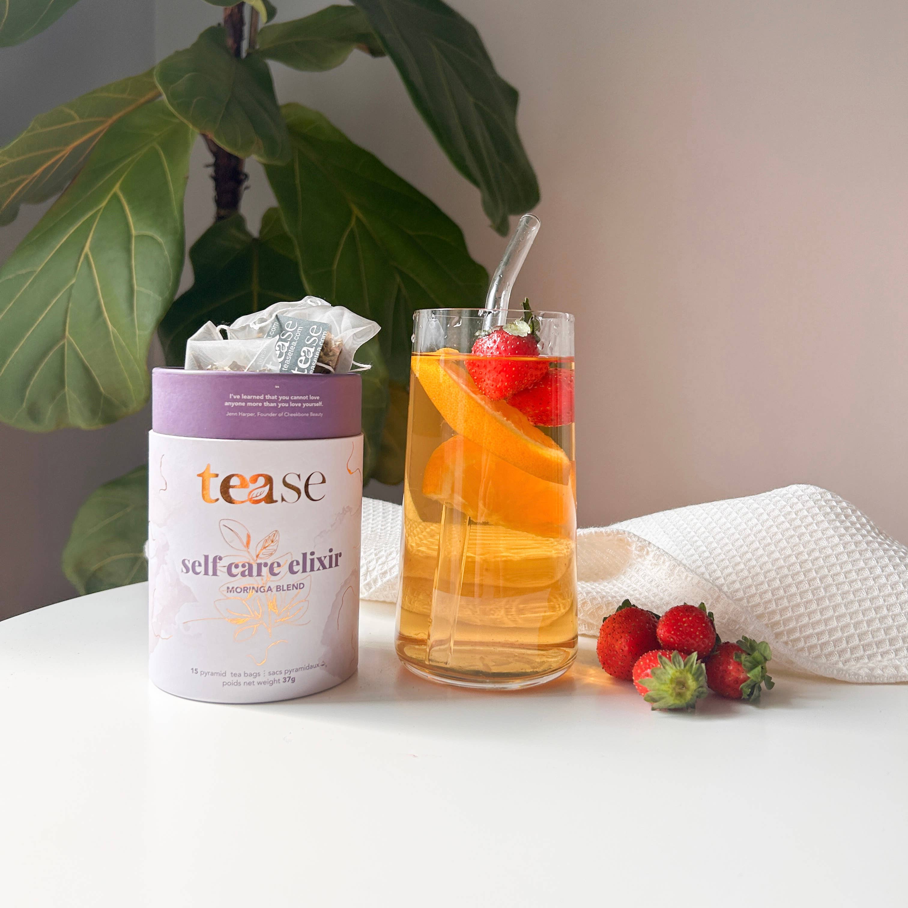 Tease | Wellness Tea Blends + Accessories - Vente Thés santé/détox - Mélange de thé superaliment adaptogène Moringa Élixir de soin personnel1