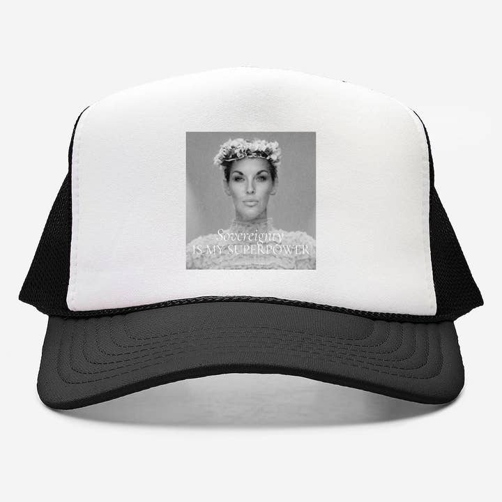 Casquette Trucker en Mousse Souveraineté pour la vente par The Inner Throne