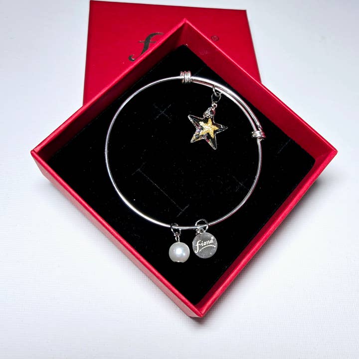 Fiona Accessories – Großhandel Armreif – Armreif mit Swarovski-Kristallen Stern