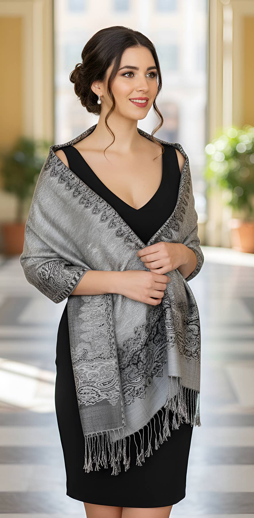 SERENITA - Wholesale Scarf - Women's - Pashmina Scarf Paisley Border Reversible Wrap Wedding Shawl 7